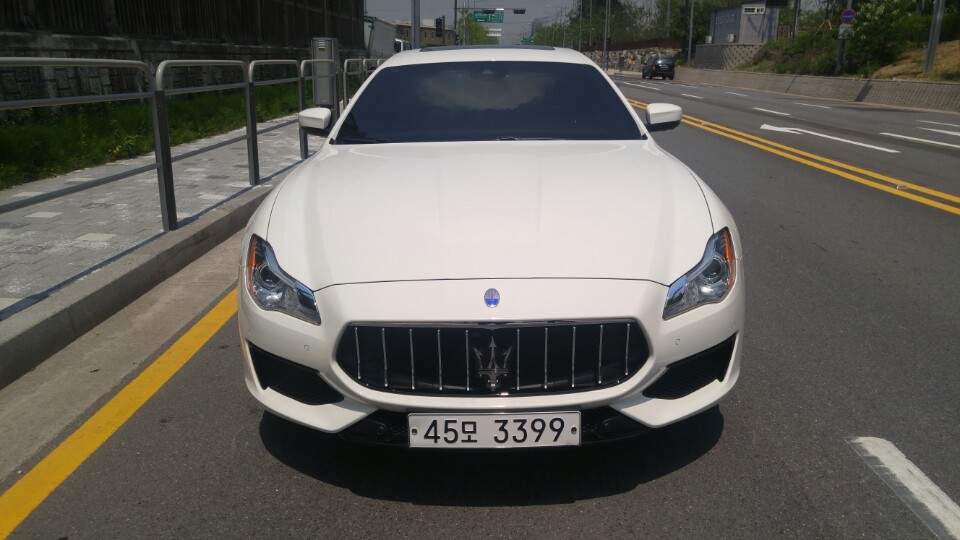 콰트로포르테 S Q4 GranLusso